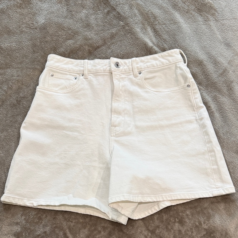 Everlane The A-Line Denim Short | White - Picture 5 of 8